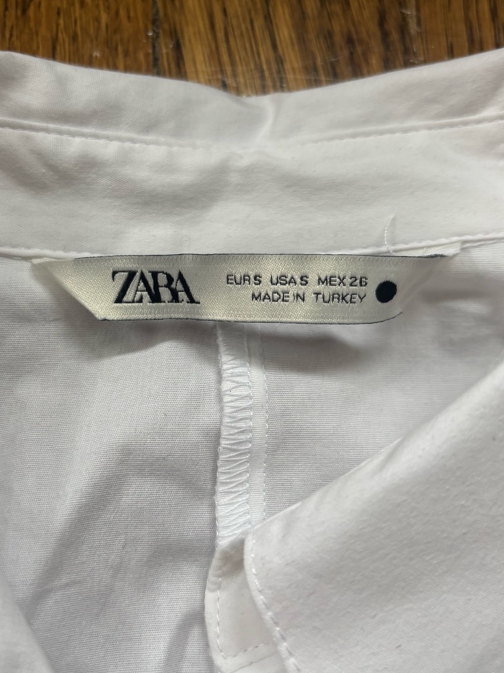 Zara White Cropped Button-Down Shirt w Rouching - Picture 2 of 8